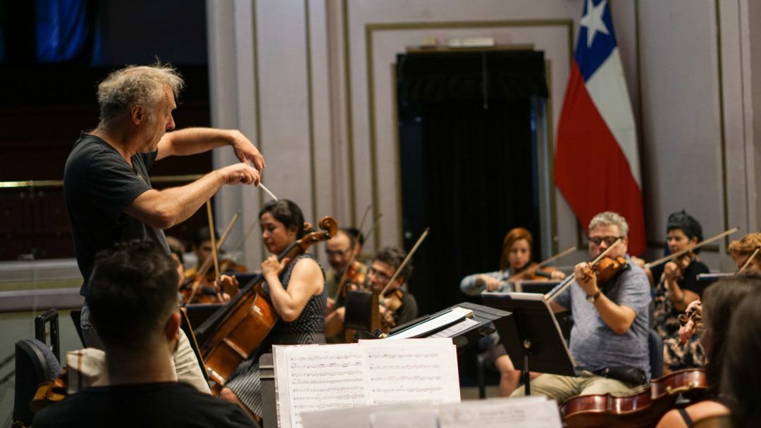 Universidad de Santiago suspende siete conciertos programados para marzo y abril