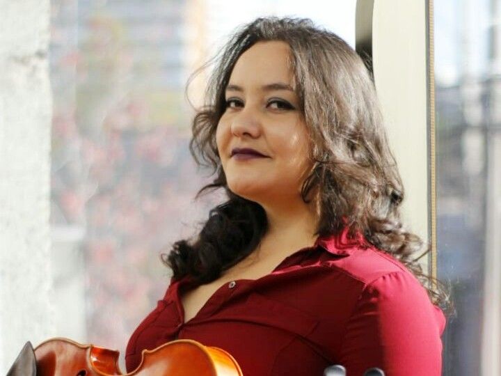 Alejandra Tapia: “Dar a conocer la música para viola es un privilegio”