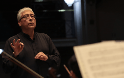 David del Pino celebra 40 años de carrera como director con la Orquesta Clásica U. de Santiago