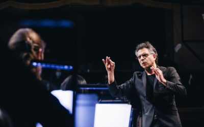 Dirigida por Lautaro Mura, la Orquesta Usach ofrece conciertos gratuitos en Quinta Normal y Teatro Aula Magna